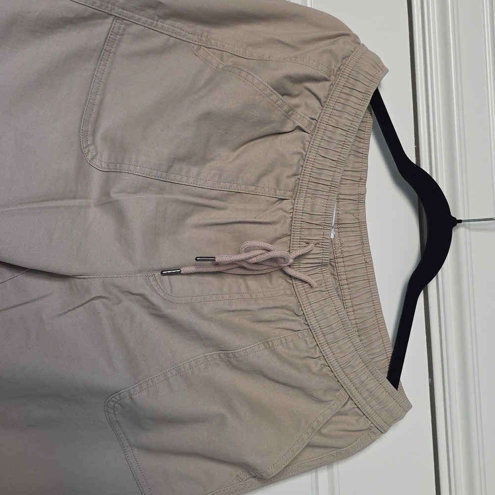 C & C California Tan Drawstring Jogger Pants. Size Medium - Picture 3 of 5
